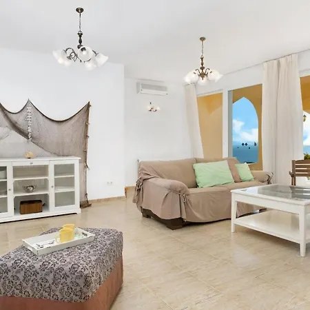 Sleeps 8 Villa *