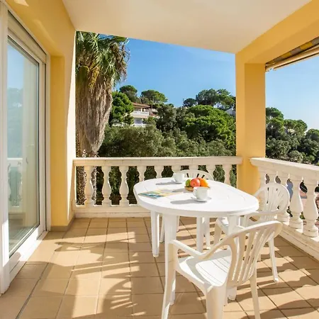 Sleeps 8 Villa *