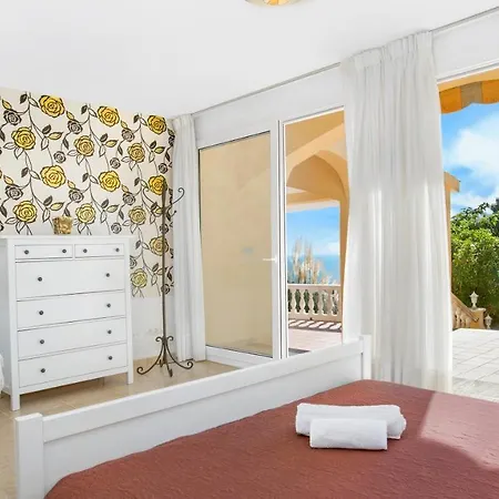 Villa Sleeps 8 Lloret de Mar